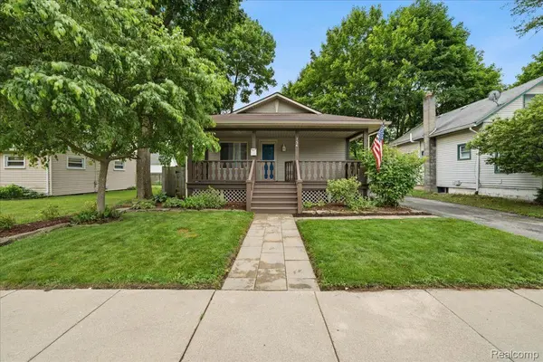 154 East ST, Oxford Village, MI 48371