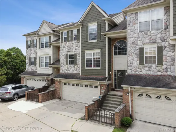 4742 Maddie LN, Dearborn, MI 48126