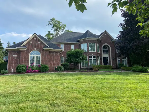 4831 Goodison Place DR, Oakland Charter Township, MI 48306