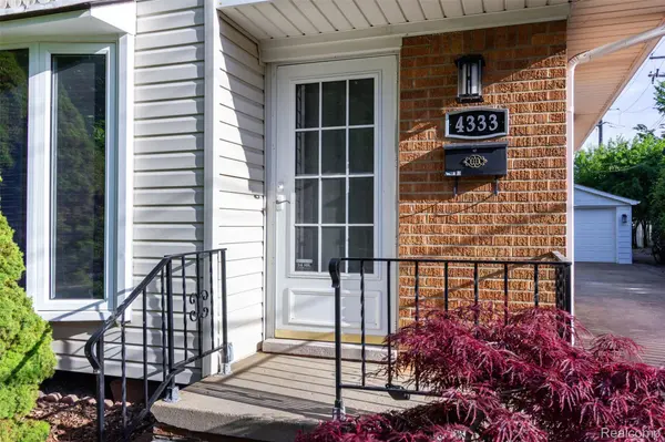 4333 Manor AVE, Royal Oak, MI 48073
