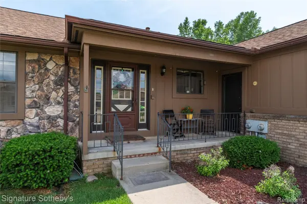 12336 Nantucket DR #3, Green Oak Township, MI 48178