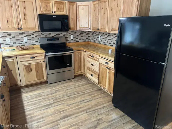 265 Huron Forest DR, Mentor Township, MI 48647