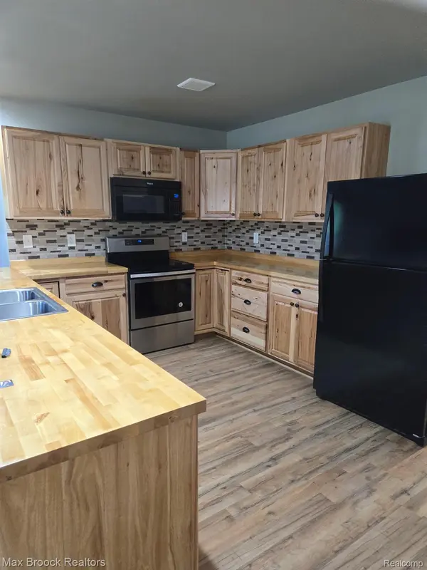 265 Huron Forest DR, Mentor Township, MI 48647
