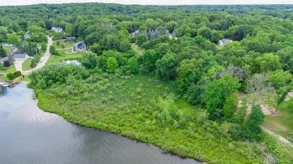 00 Big Lake Road, Springfield Charter Township, MI 48350