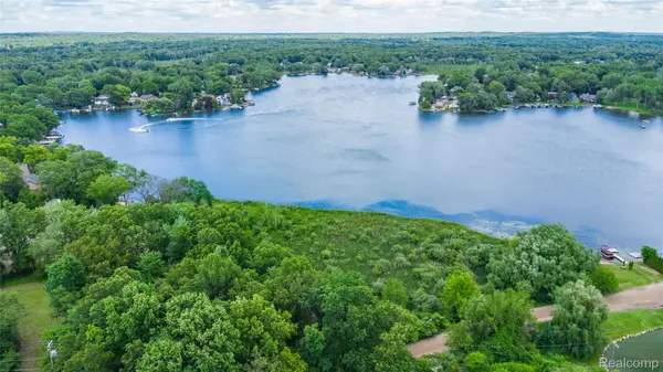 00 Big Lake Road, Springfield Charter Township, MI 48350