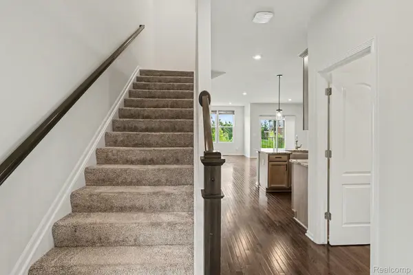 4871 Broomfield WAY, Orion Charter Township, MI 48359
