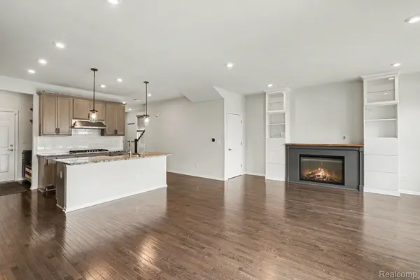 4871 Broomfield WAY, Orion Charter Township, MI 48359
