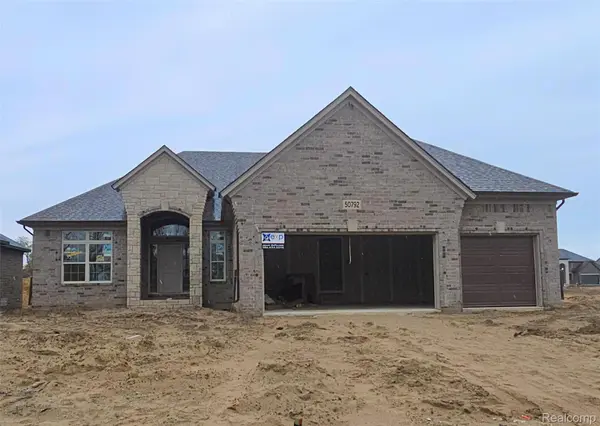 54789 Palomino Dr, Shelby Charter Township, MI 48316