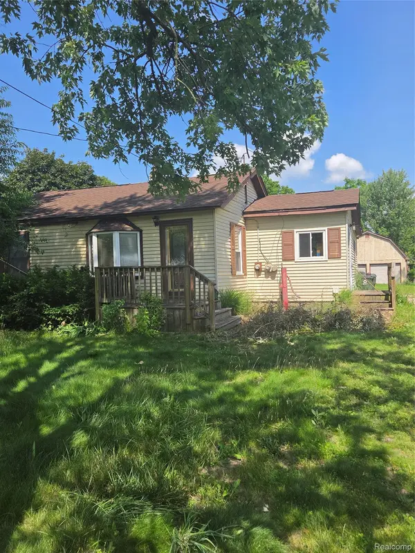 4733 Jamm RD, Orion Charter Township, MI 48359