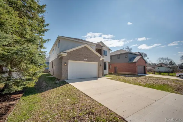 2911 Walsh DR, Rochester Hills, MI 48309