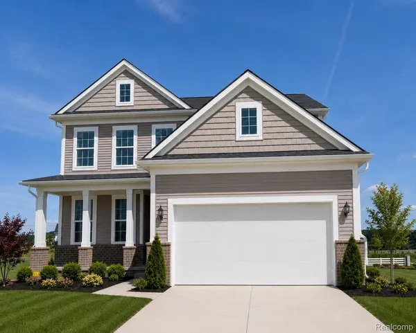 686 Gretchen LN, Saline, MI 48176
