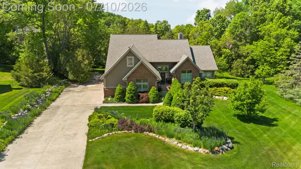 1137 S Tennyson DR, Milford Village, MI 48381