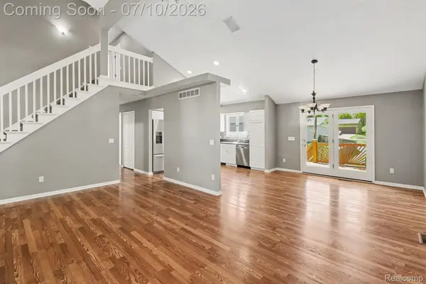 2460 Livernois DR, Oceola Township, MI 48843