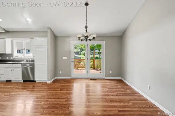 2460 Livernois DR, Oceola Township, MI 48843