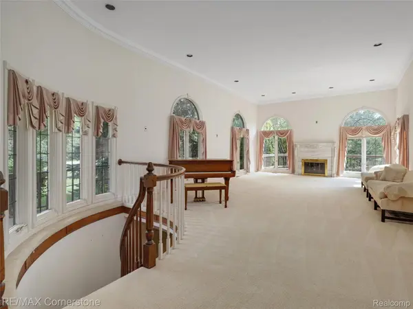 13780 Eaton DR, Plymouth Charter Township, MI 48170