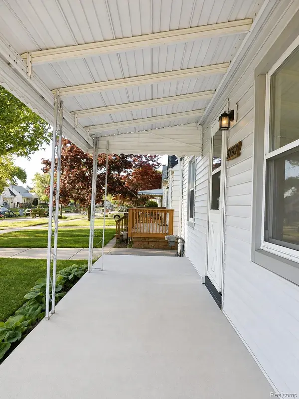 5157 Niagara ST, Wayne, MI 48184
