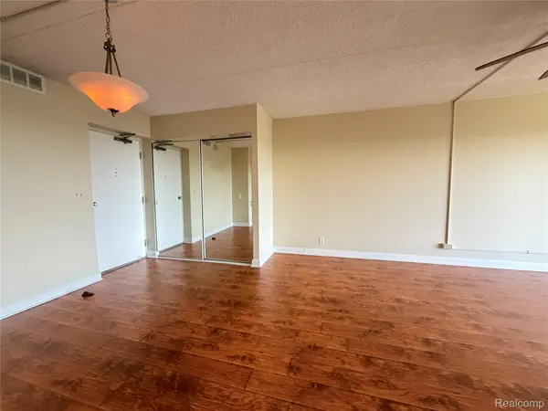 21800 Morley Avenue #1203, Dearborn, MI 48124