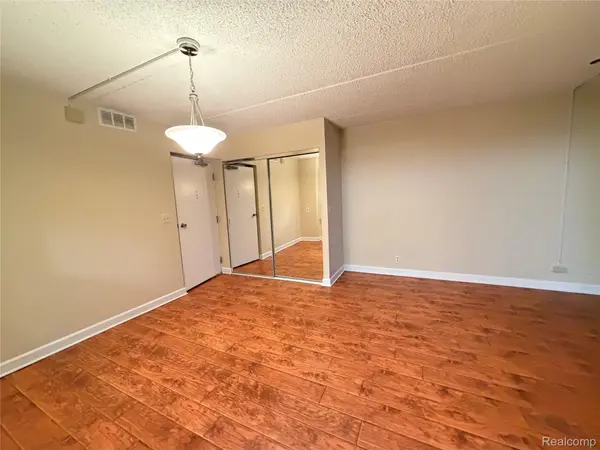 21800 Morley Avenue #1203, Dearborn, MI 48124