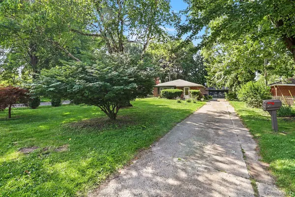 25175 W Chicago, Redford Charter Township, MI 48239