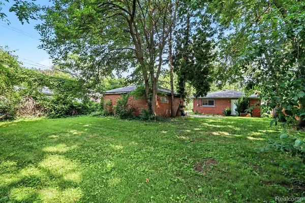 25175 W Chicago, Redford Charter Township, MI 48239