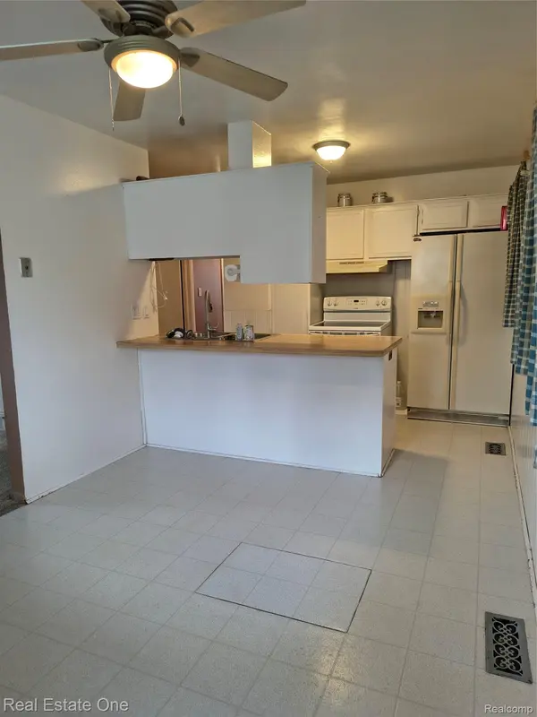 30866 Middlebury ST, Westland, MI 48186