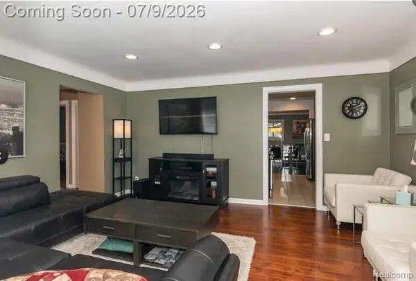3132 MAPLEWOOD AVE, Royal Oak, MI 48073