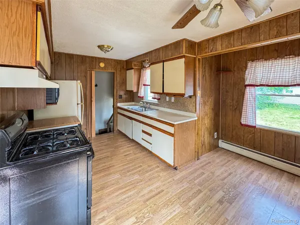 921 Venoy, Garden City, MI 48135