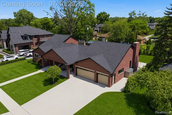 600 WOODCREST DR, Dearborn, MI 48124
