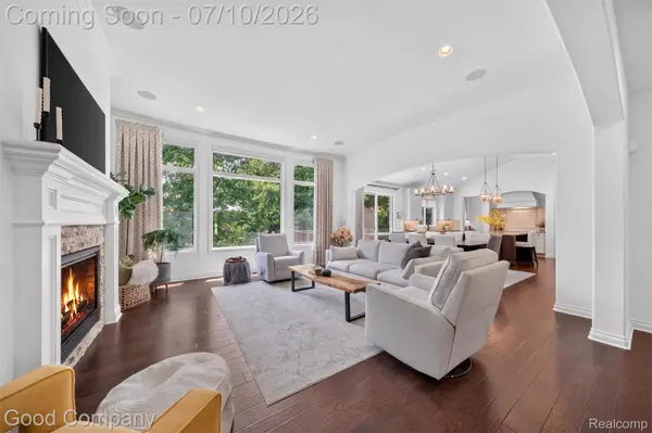 1946 Acorn Glen, Rochester Hills, MI 48306