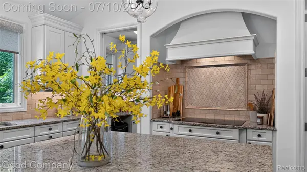 1946 Acorn Glen, Rochester Hills, MI 48306