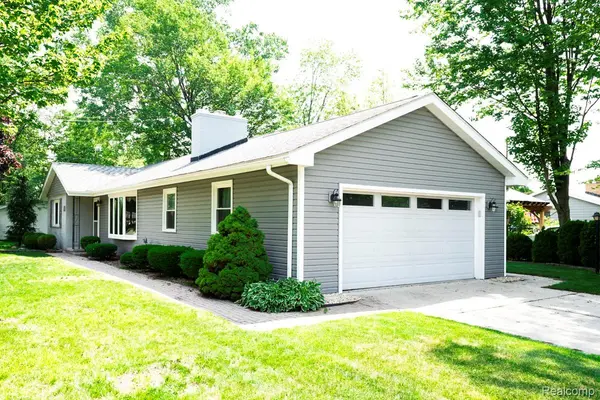 2016 Brandywine LN, Port Huron, MI 48060