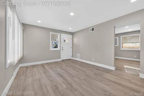 34039 Cambria CT, Westland, MI 48186