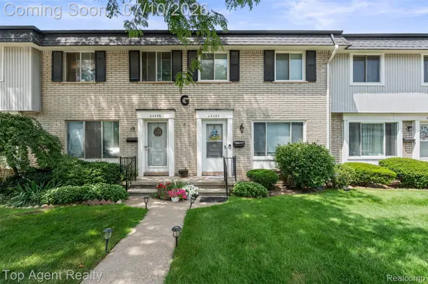 28264 Universal DR, Warren, MI 48092