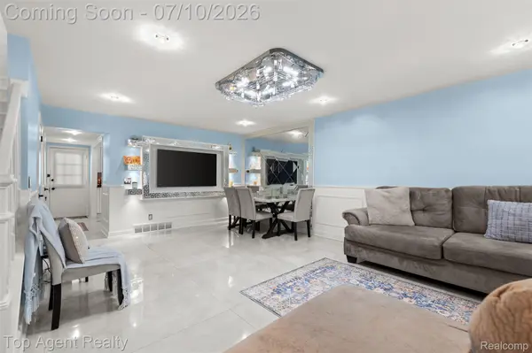 28264 Universal DR #82, Warren, MI 48092