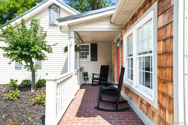 308 N Seymour RD, Flushing, MI 48433