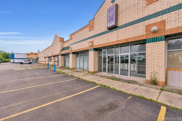 29311 Ann Arbor TRL, Westland, MI 48185