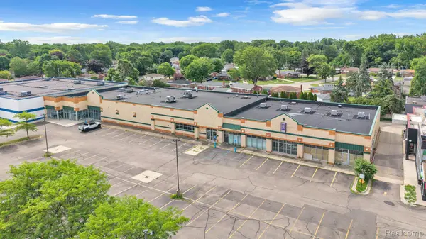29311 Ann Arbor TRL, Westland, MI 48185