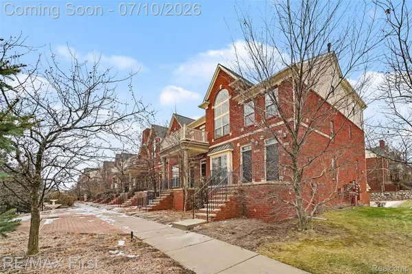 1582 Devon LN, Troy, MI 48084