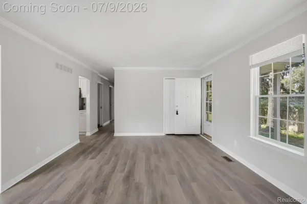 47078 Auburn CT, Shelby Charter Township, MI 48317
