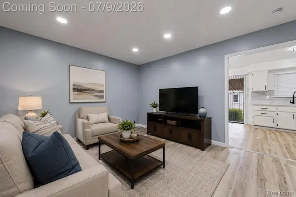 7218 Superior, Center Line, MI 48015