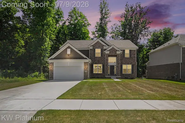 55740 Beacon Shore DR, Shelby Charter Township, MI 48315