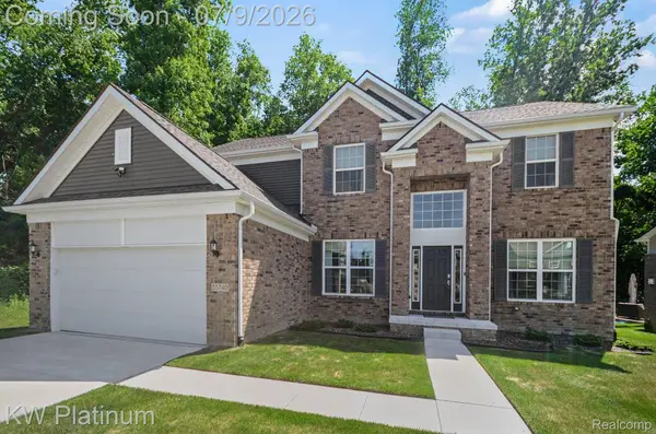 55740 Beacon Shore DR, Shelby Charter Township, MI 48315