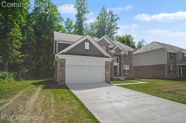 55740 Beacon Shore DR, Shelby Charter Township, MI 48315