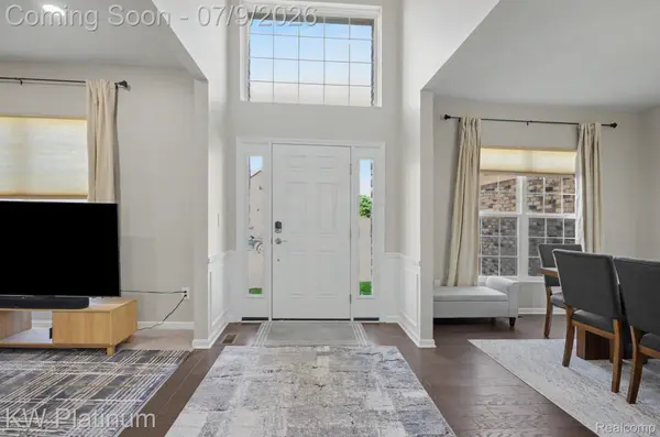 55740 Beacon Shore DR, Shelby Charter Township, MI 48315