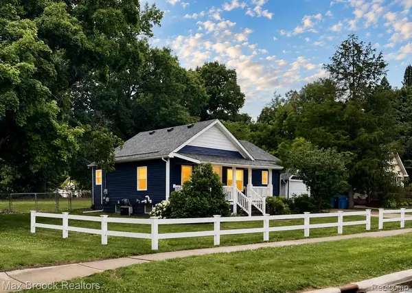 201 Park AVE, Holly Village, MI 48442