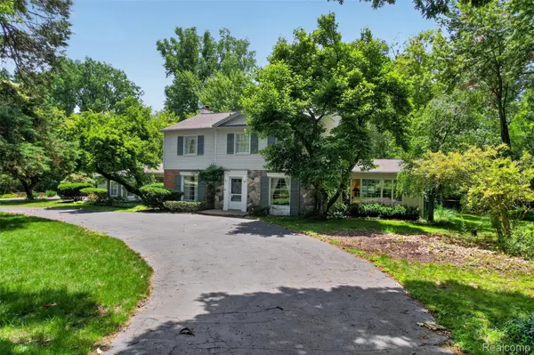321 Barden RD, Bloomfield Hills, MI 48304