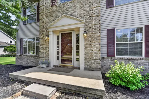 9016 Hyacinth WAY, Green Oak Township, MI 48116