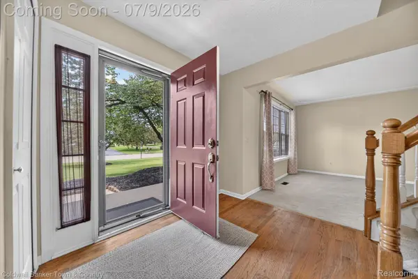 9016 Hyacinth WAY, Green Oak Township, MI 48116