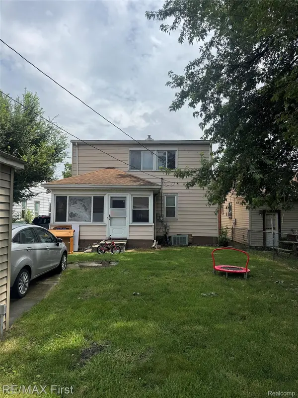 21811 Donald AVE, Eastpointe, MI 48021