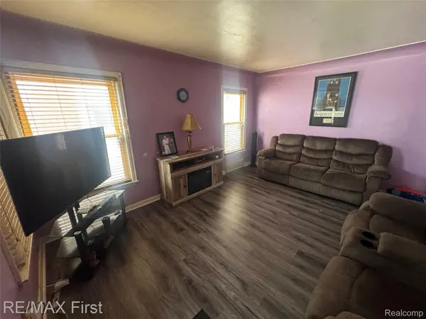 21811 Donald AVE, Eastpointe, MI 48021
